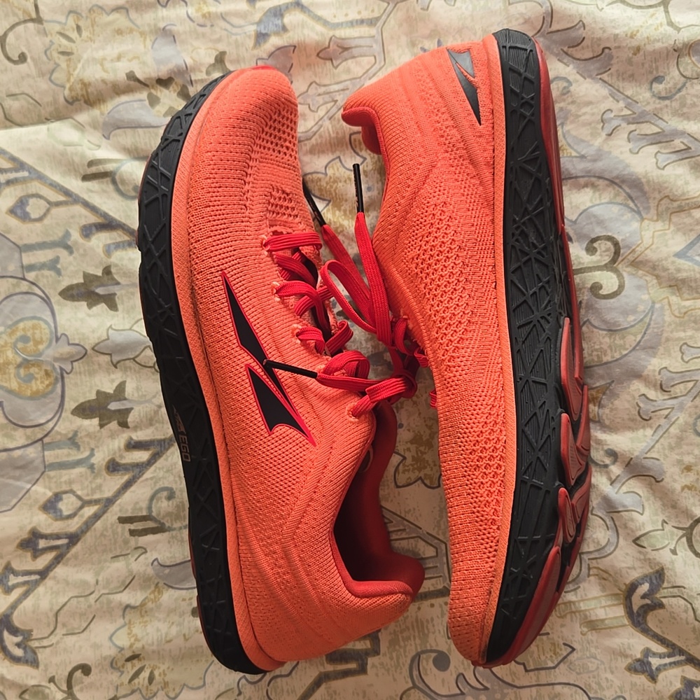 Altra Escalante 2.5 - Picture 2 of 10